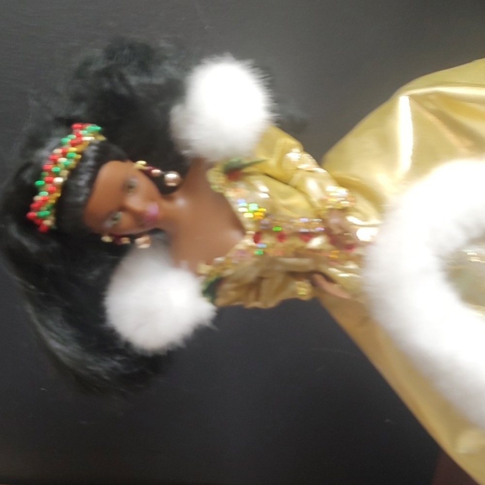 Happy Holiday Barbie/1994 - Picture 5 of 9